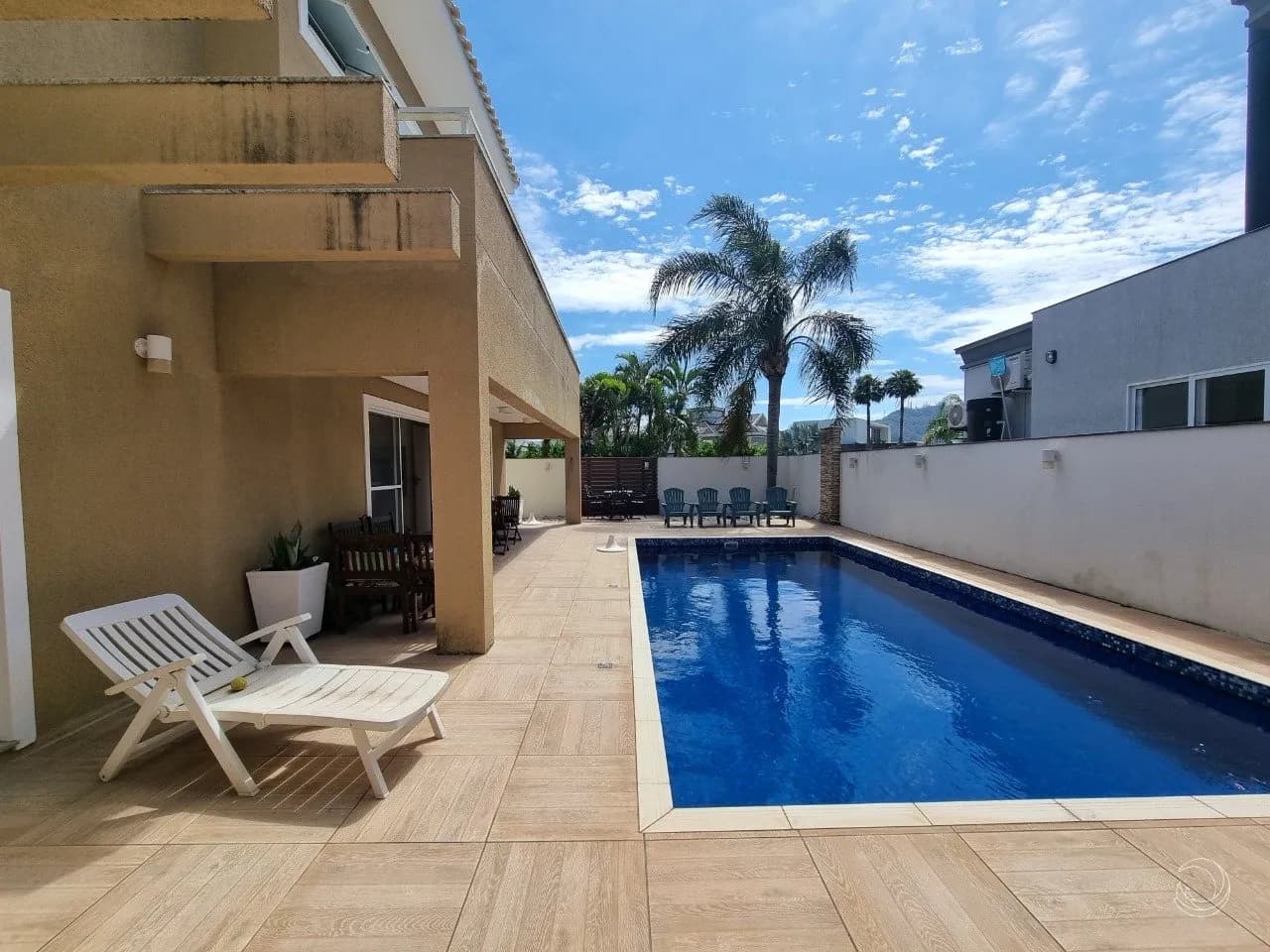Casa de condomínio para venda com 4 dormitórios em Côrrego Grande com 392 m² — foto principal