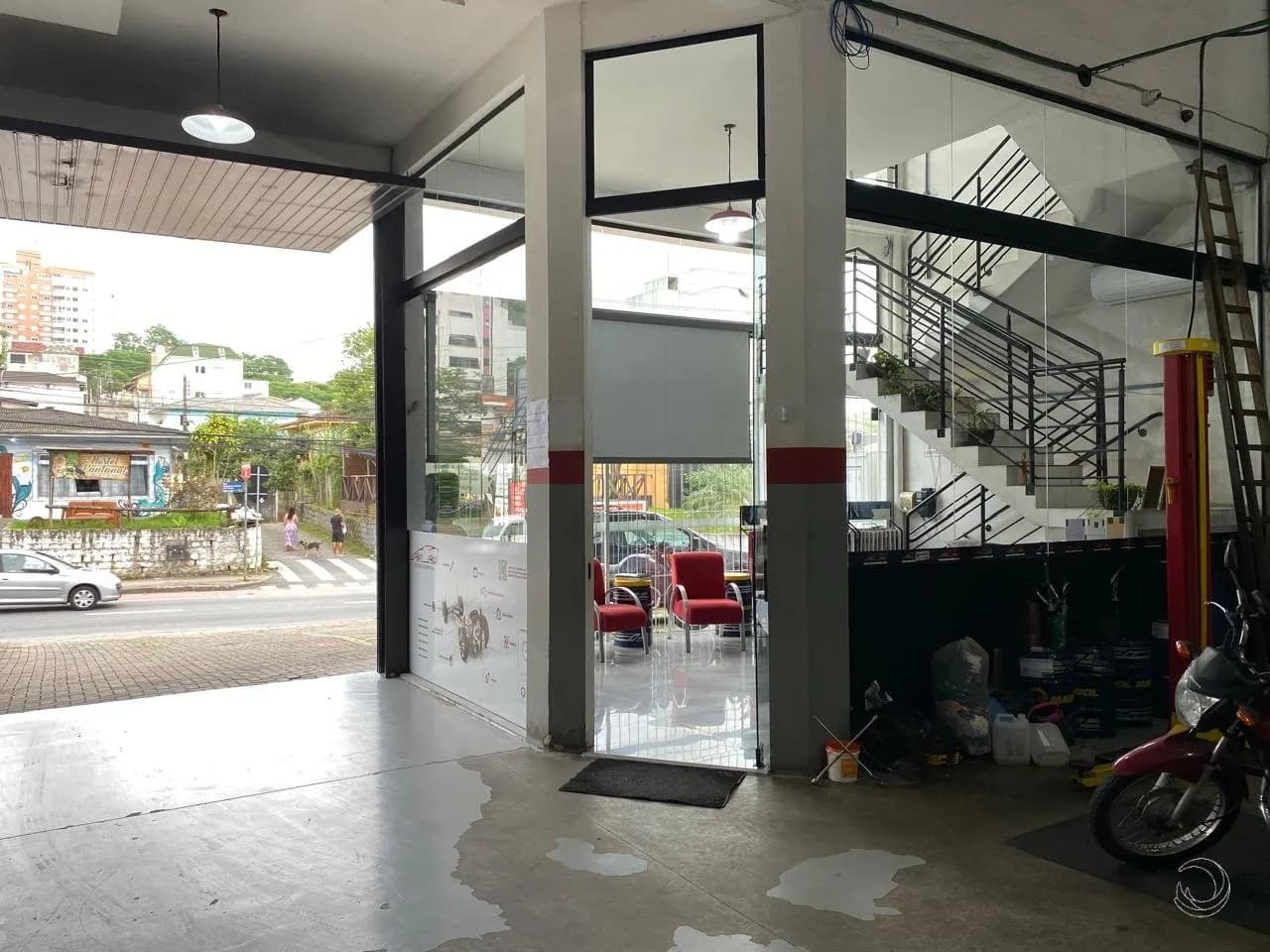 Loja para venda em Pantanal com 413 m²