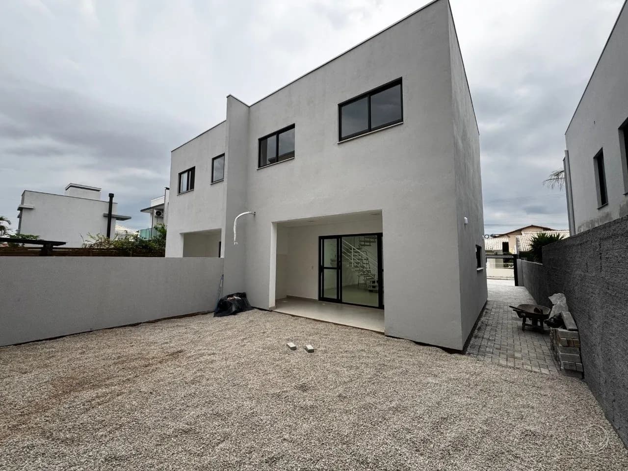 Casa para venda com 3 dormitórios em Carianos com 142 m² — foto 4