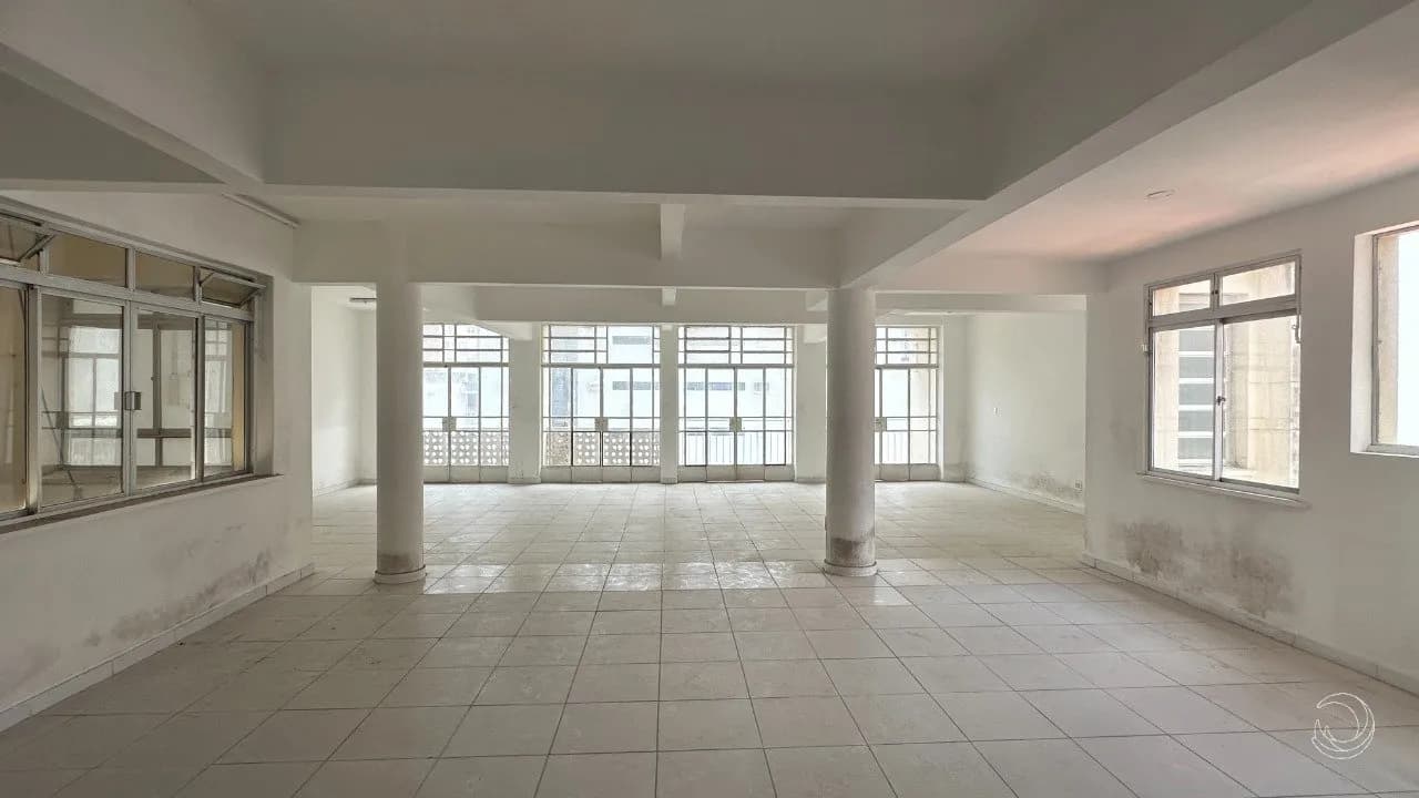 Sala comercial para venda em Centro com 222 m² — foto principal