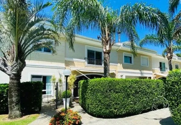 Casa de condomínio para venda com 3 dormitórios em Lagoa Da Conceição com 161 m² — foto principal