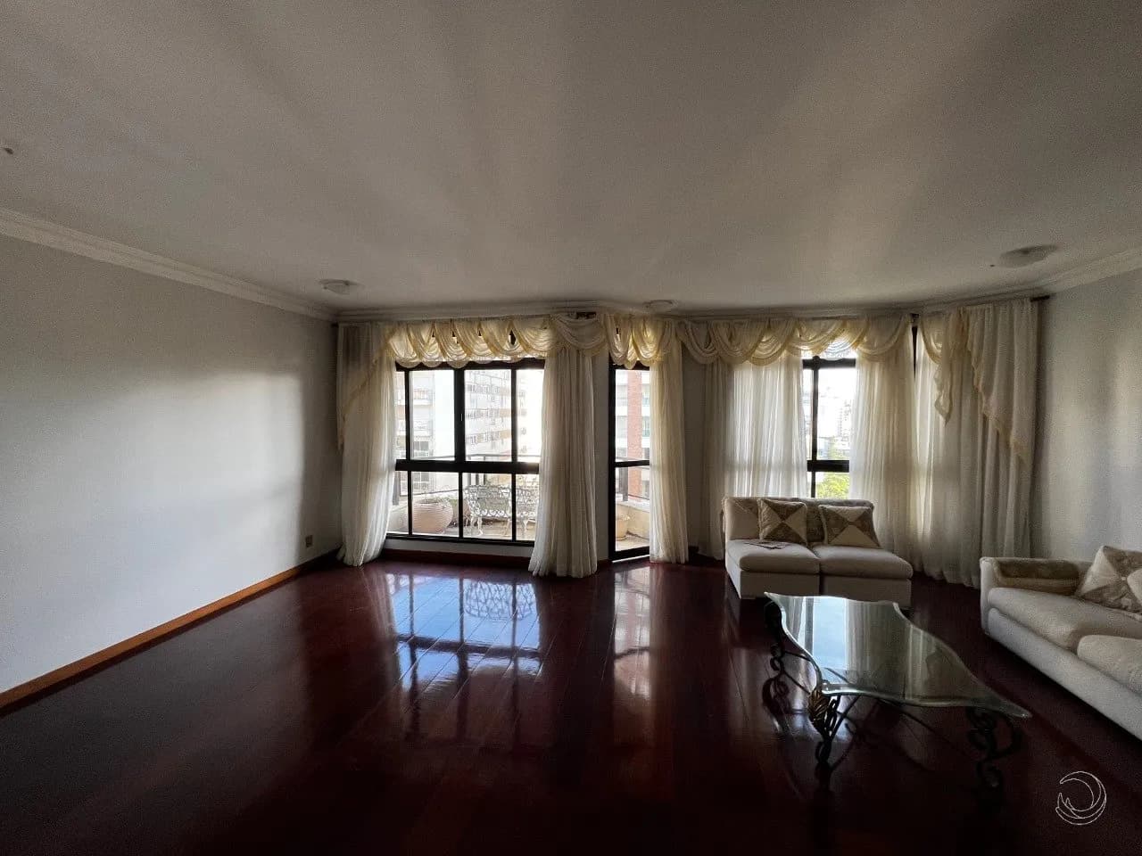 Apartamento para venda com 3 dormitórios em Centro com 214 m² — foto 2