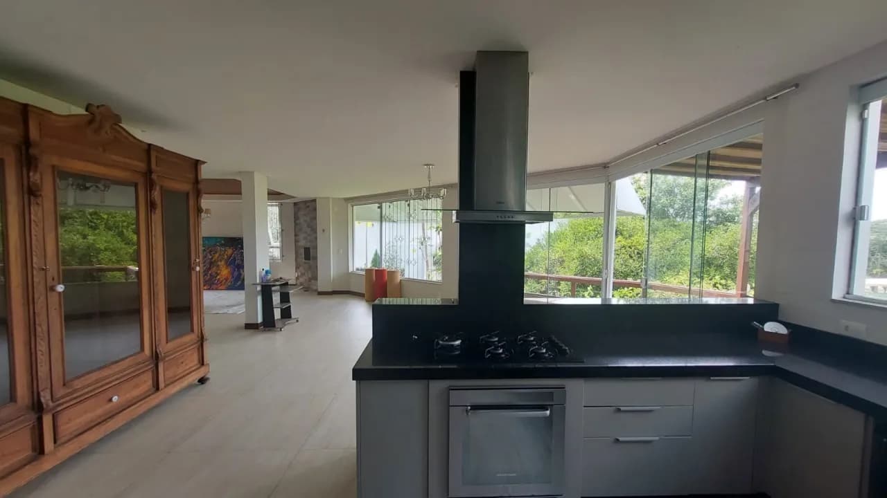 Casa para venda com 3 dormitórios em Lagoa Da Conceição com 220 m² — foto 2