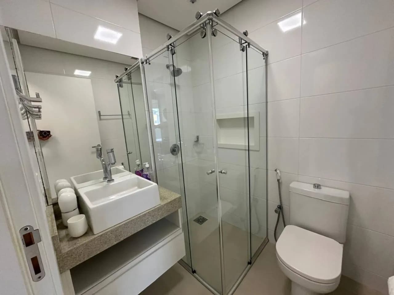Apartamento para venda com 2 dormitórios em Campeche com 77 m² — foto 2