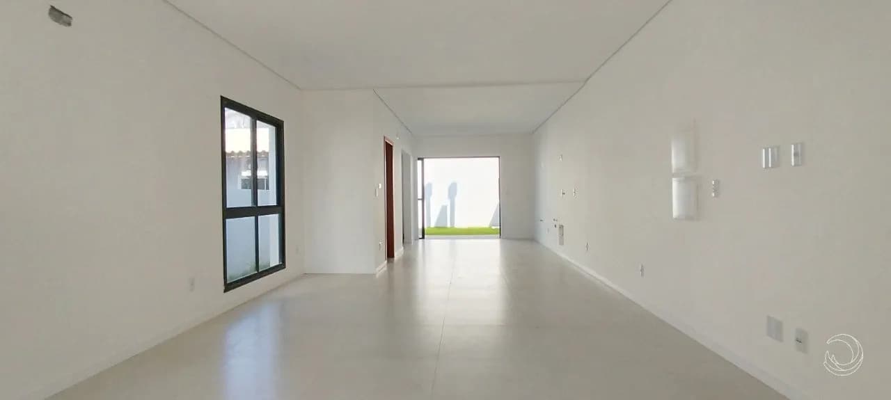 Casa para venda com 3 dormitórios em Carianos com 127 m² — foto principal