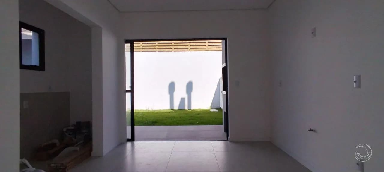 Casa para venda com 3 dormitórios em Carianos com 127 m² — foto 2