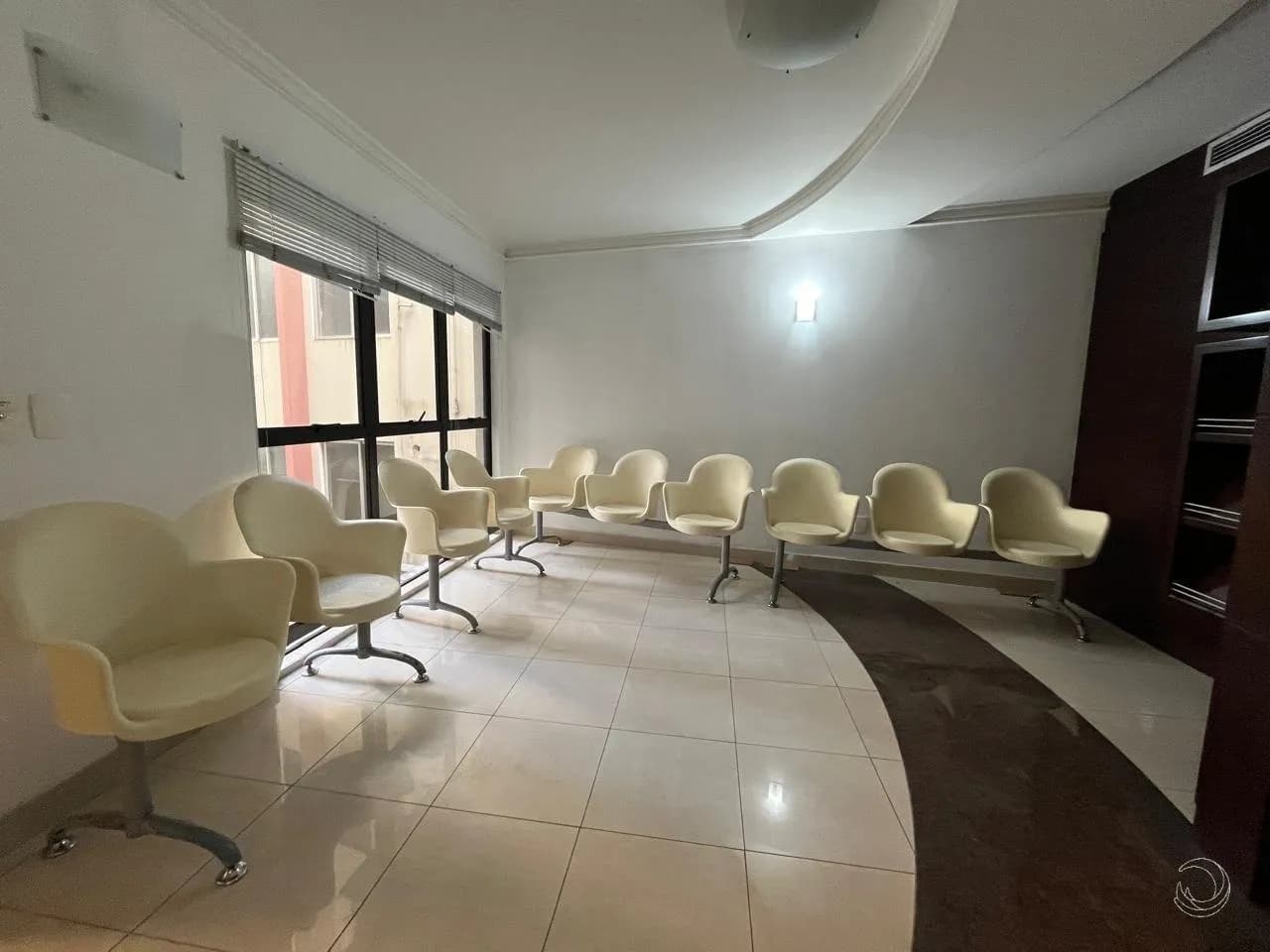 Sala comercial para venda em Centro com 163 m² — foto 2