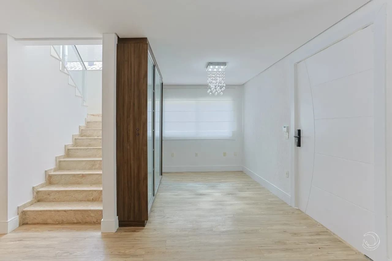 Casa para venda com 5 dormitórios em Sambaqui com 517 m² — foto 3