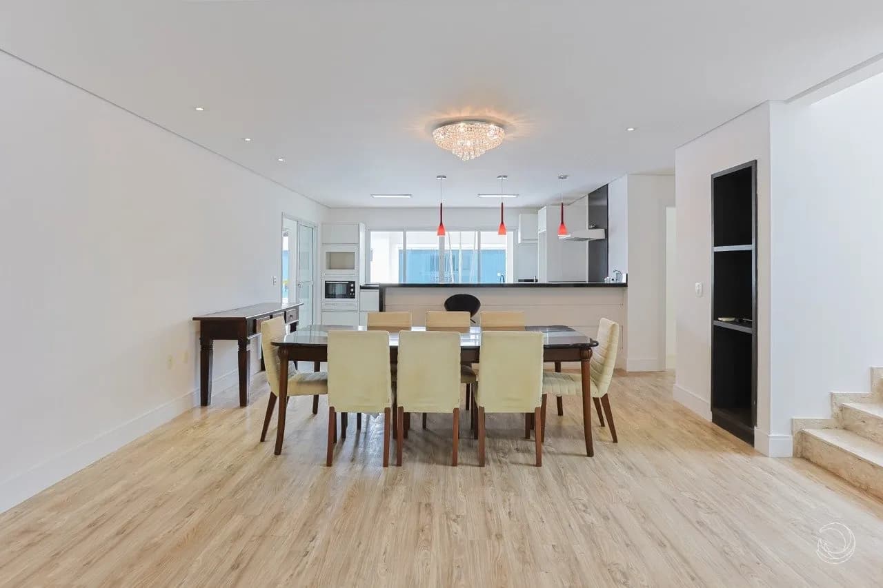 Casa para venda com 5 dormitórios em Sambaqui com 517 m² — foto 4