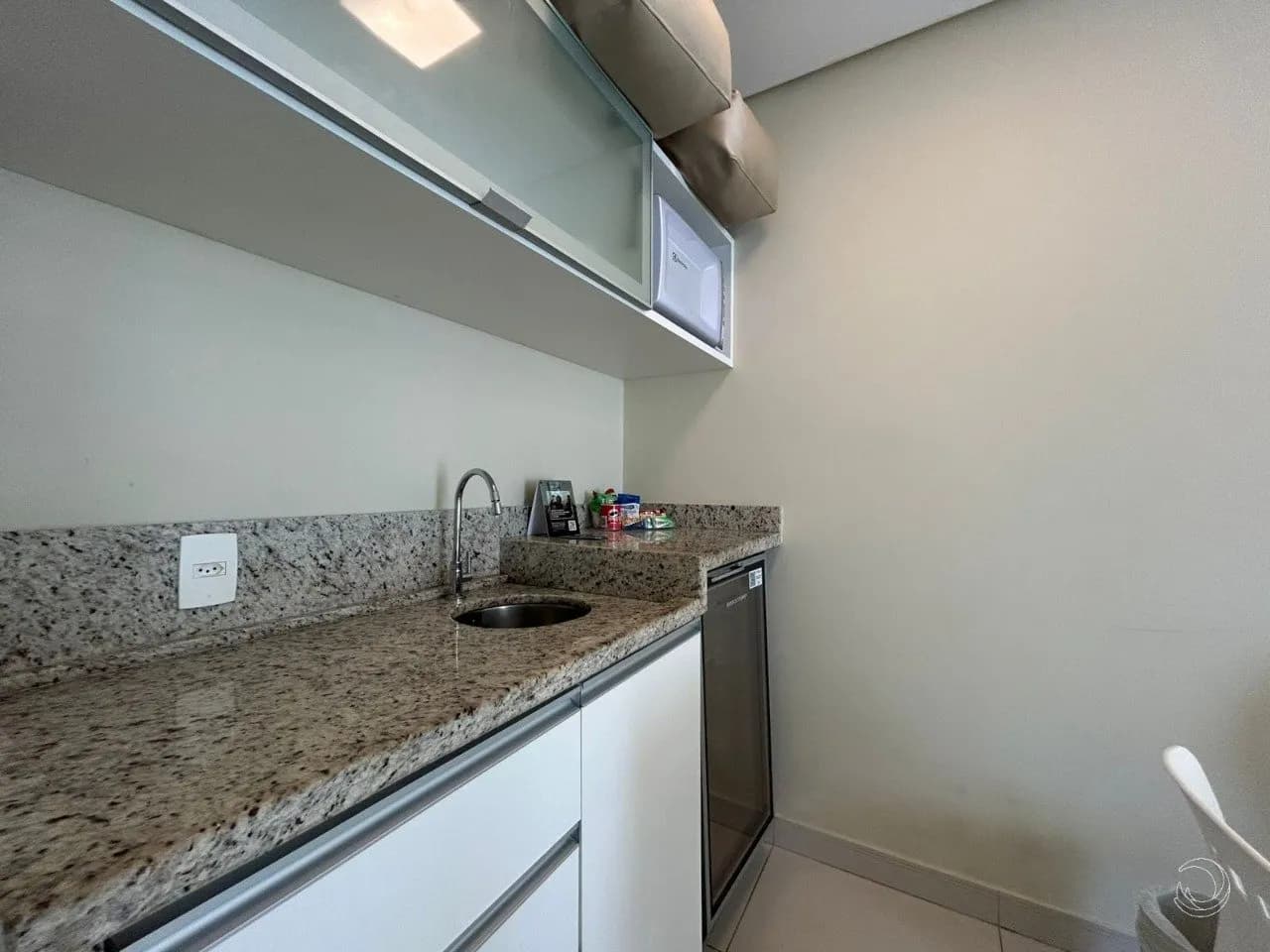 Apartamento para venda com 1 dormitório, em Ingleses Do Rio Vermelho com 50 m² — foto 5