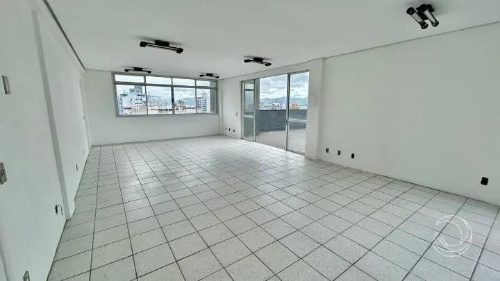 Sala comercial para venda em Canto com 220 m² — foto 2