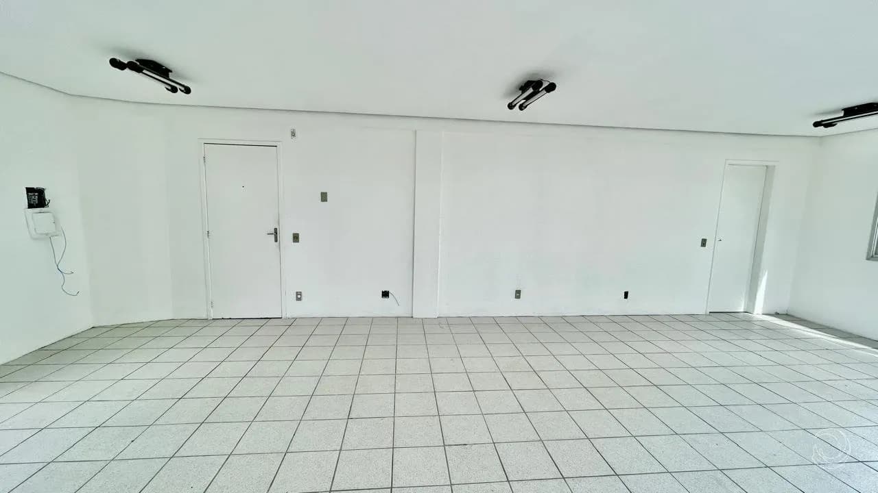 Sala comercial para venda em Canto com 220 m² — foto 4