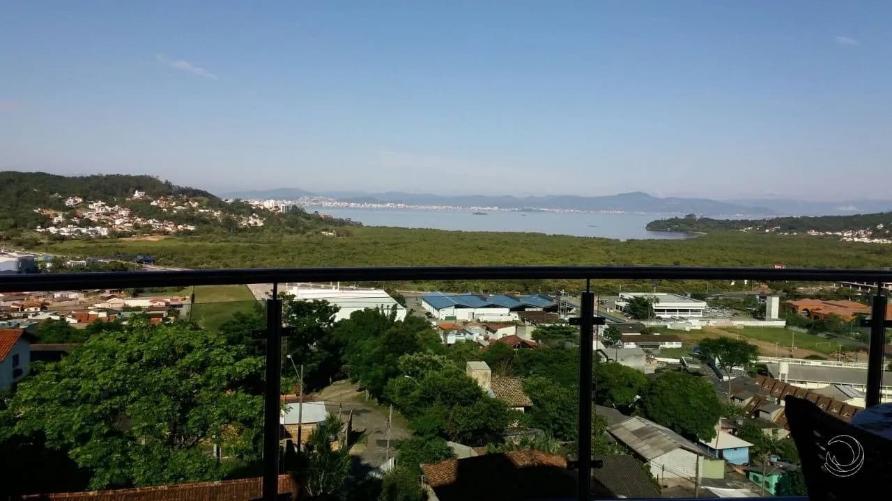 Casa para venda com 4 dormitórios em Saco Grande com 350 m² — foto principal