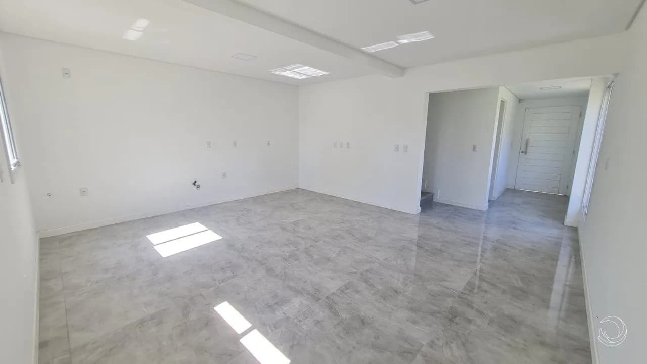 Casa para venda com 3 dormitórios em Aririu com 145 m²