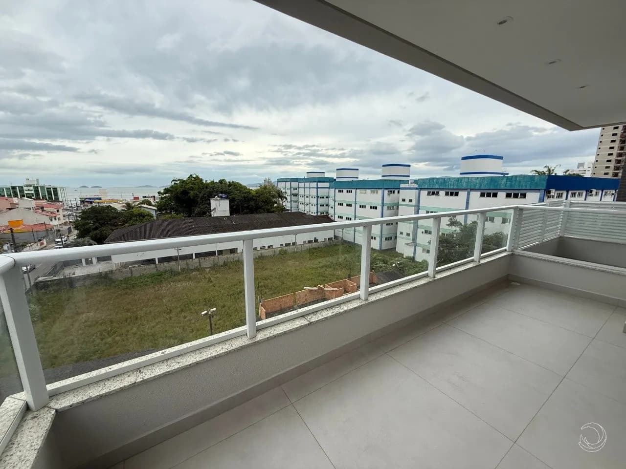 Apartamento para venda com 2 dormitórios em Barreiros com 92 m² — foto 2