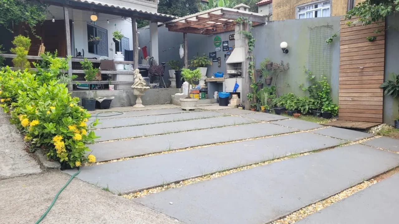 Casa para venda com 2 dormitórios em Armação do Pântano Do Sul com 100 m² — foto principal