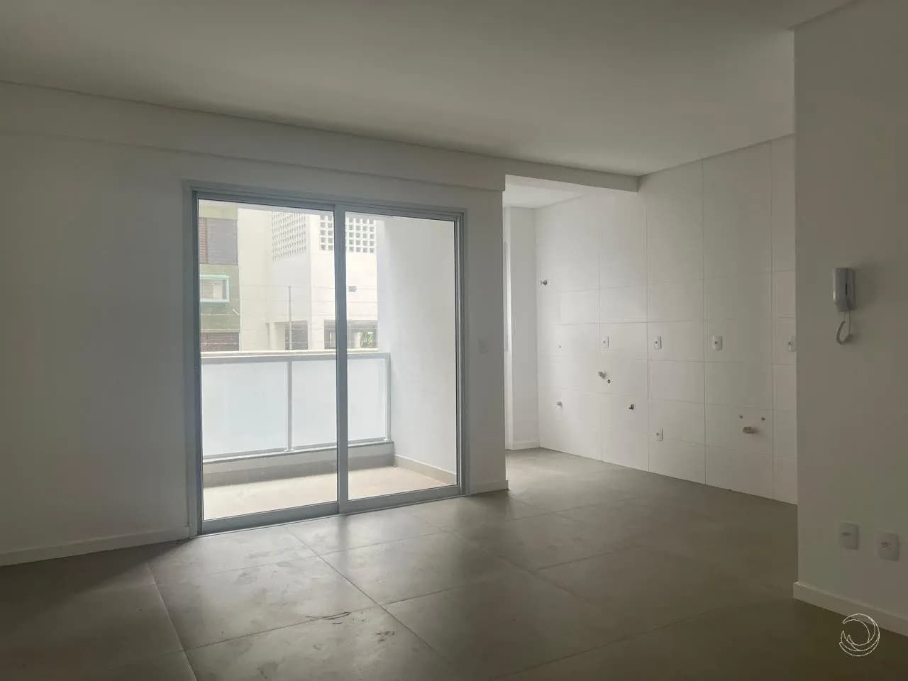 Apartamento para venda com 2 dormitórios em Ingleses Norte com 67 m² — foto 2
