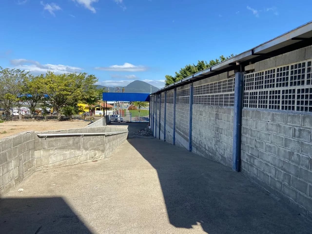 Galpão para venda em Carianos com 4475 m² — foto 3