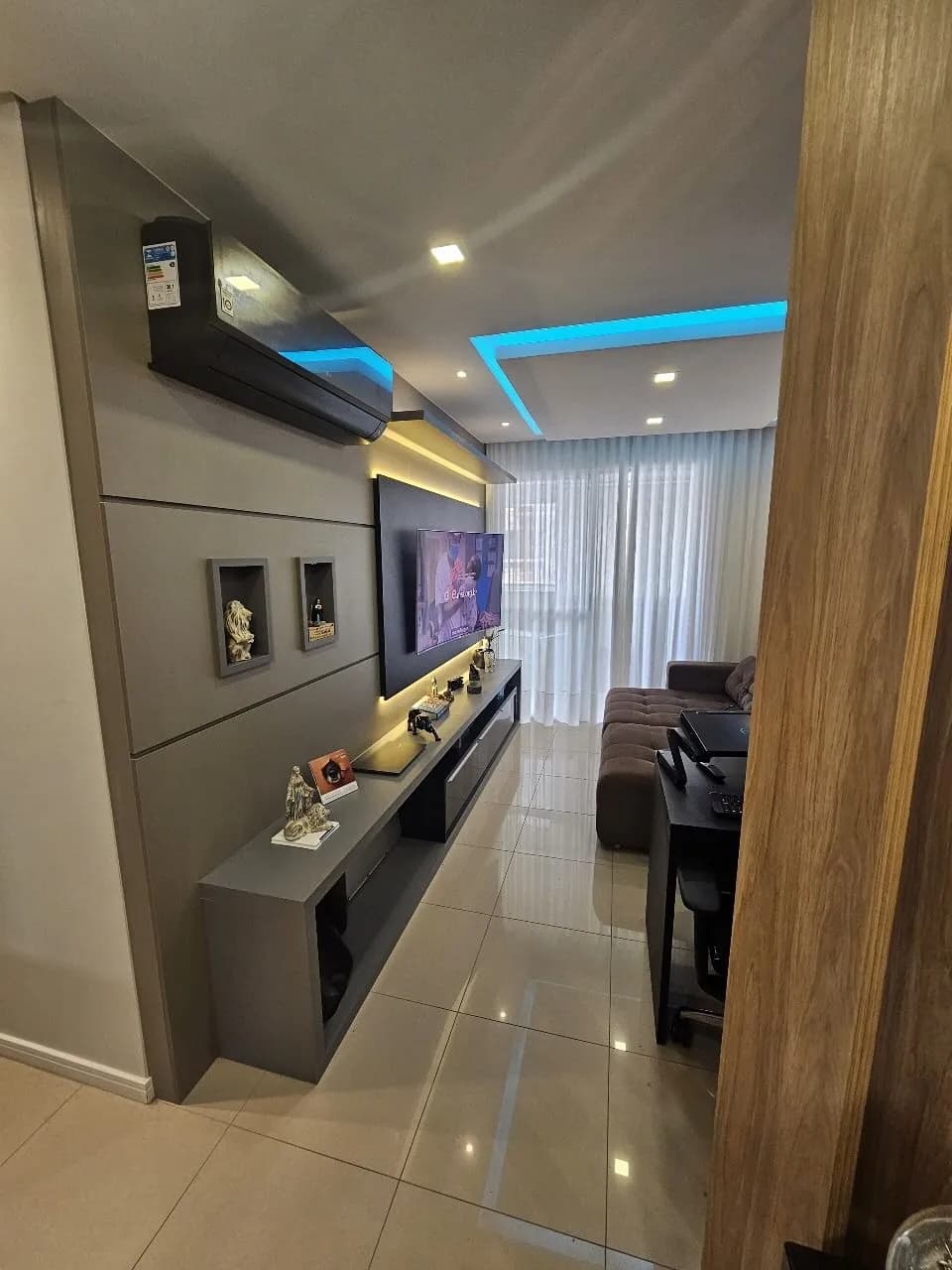 Apartamento para venda com 2 dormitórios em Campinas com 82 m² — foto 2