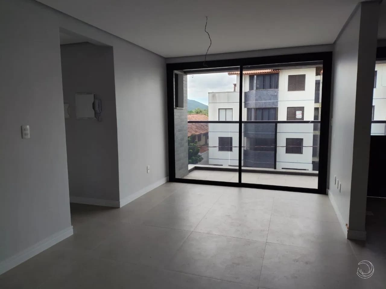 Apartamento para venda com 2 dormitórios em Canasvieiras com 68 m² — foto principal