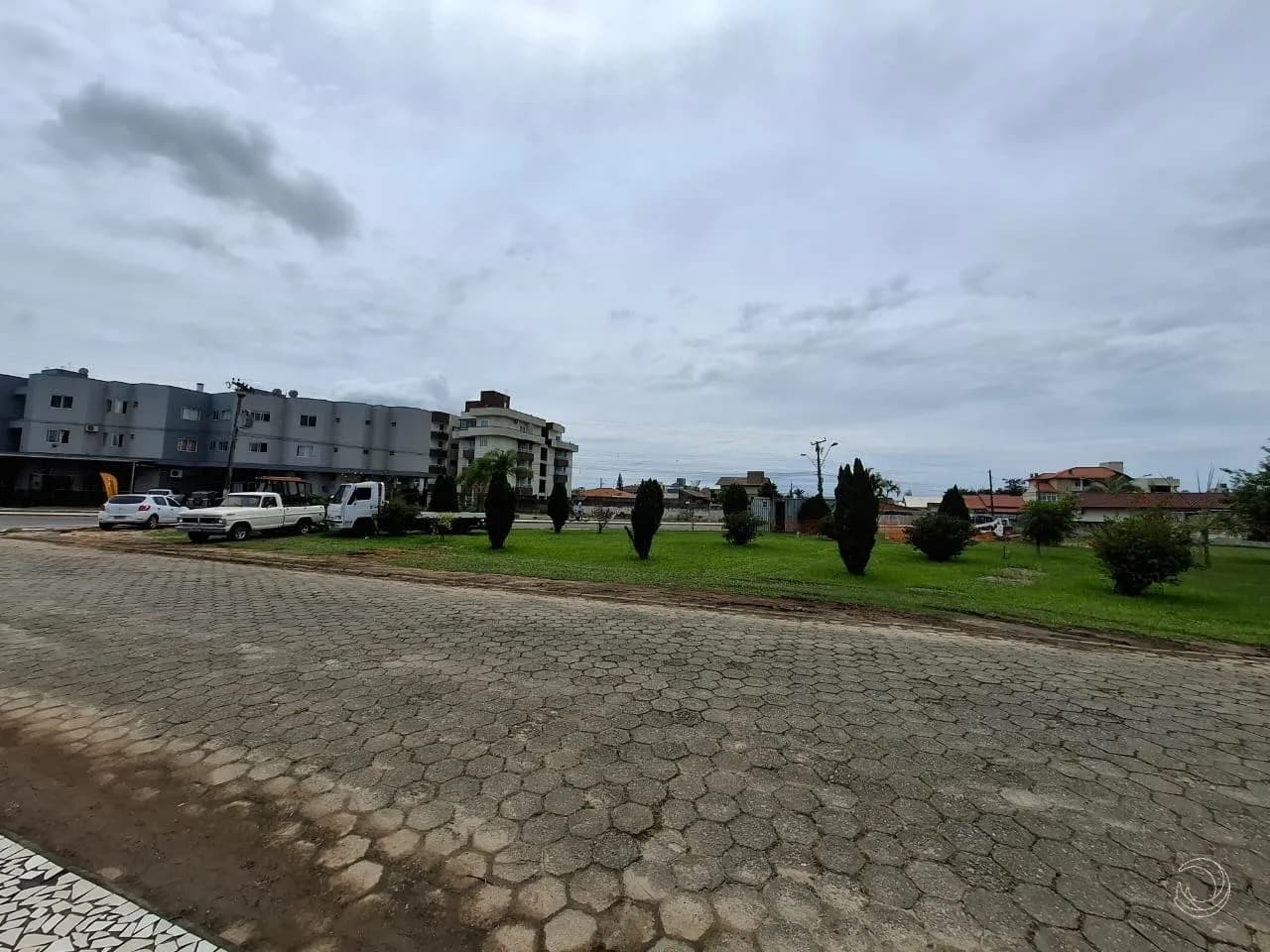 Terreno para venda em Universitário com 600 m² — foto principal