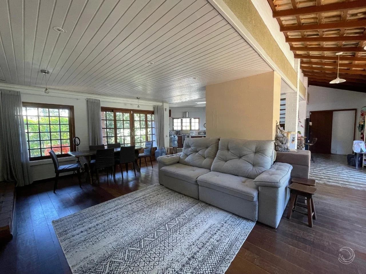 Casa para venda com 3 dormitórios em Sambaqui com 117 m²