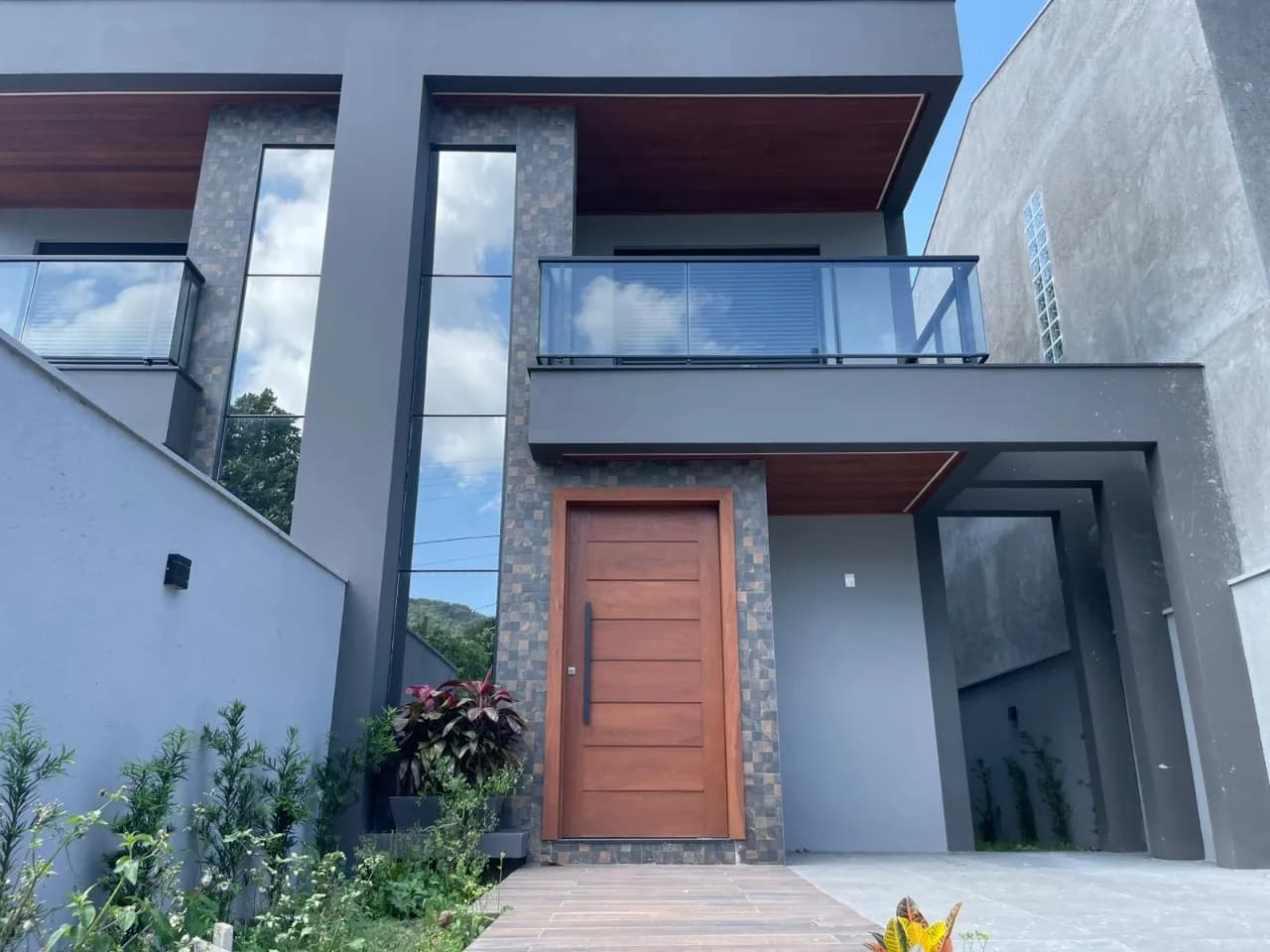 Casa para venda com 3 dormitórios em Açores com 151 m² — foto principal
