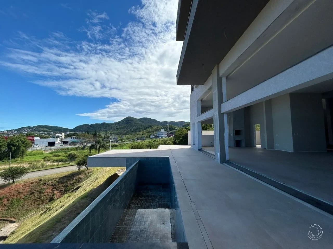 Casa para venda com 4 dormitórios em Ingleses Do Rio Vermelho com 551 m² — foto 3