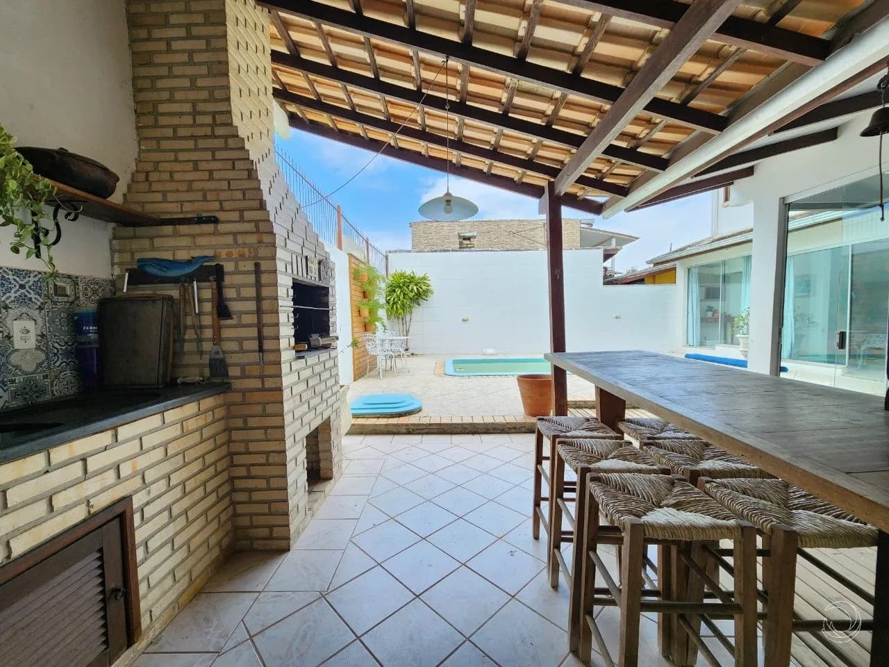 Casa para venda com 4 dormitórios em Campeche com 234 m² — foto principal