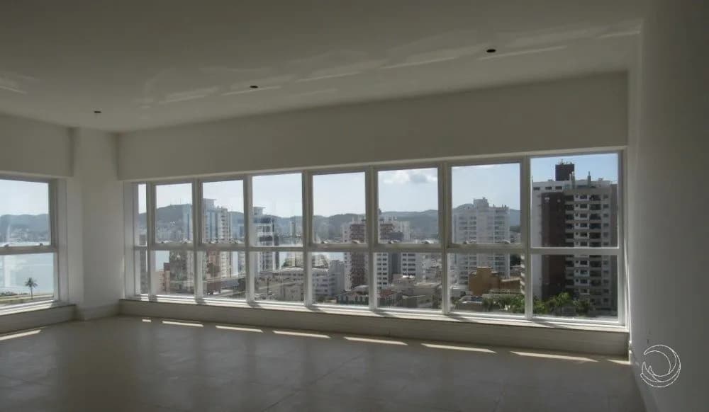 Sala comercial para venda em Estreito com 65 m² — foto 2