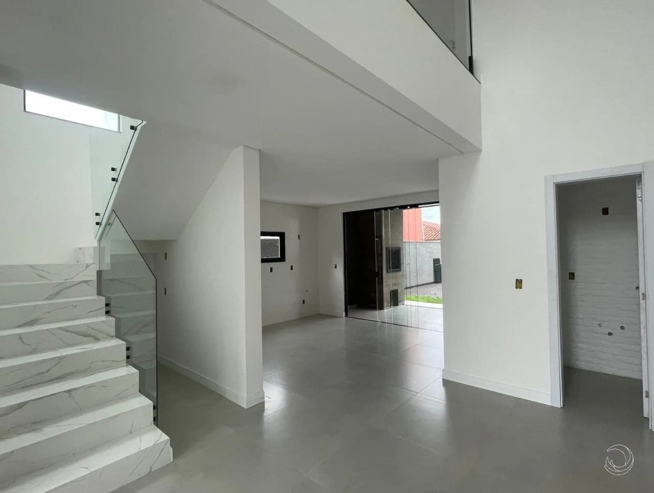 Casa para venda com 3 dormitórios em Ingleses Do Rio Vermelho com 125 m² — foto principal