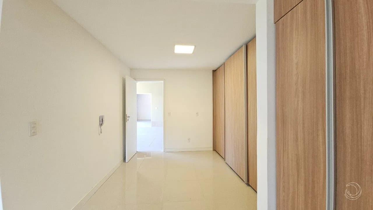Casa para venda com 4 dormitórios em Sambaqui com 250 m² — foto 3