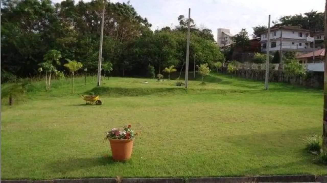 Terreno para venda em Saco Grande com 360 m² — foto principal