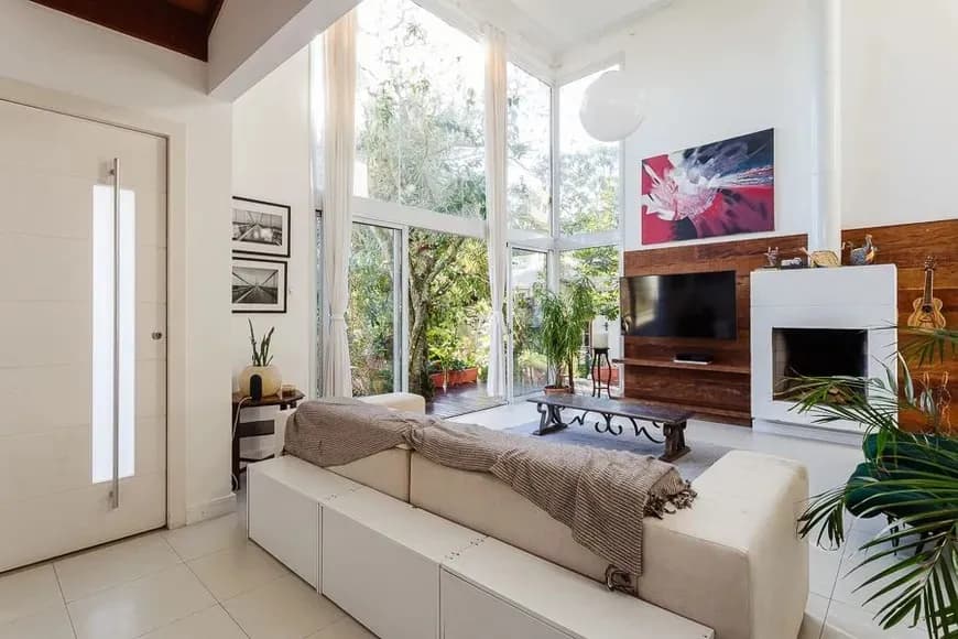 Casa para venda com 3 dormitórios em Sambaqui com 410 m² — foto 2