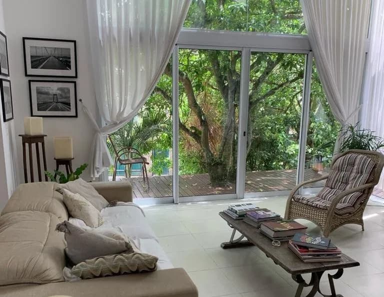 Casa para venda com 3 dormitórios em Sambaqui com 410 m² — foto 3