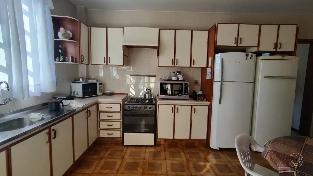 Casa para venda com 5 dormitórios em Centro com 394 m² — foto 2