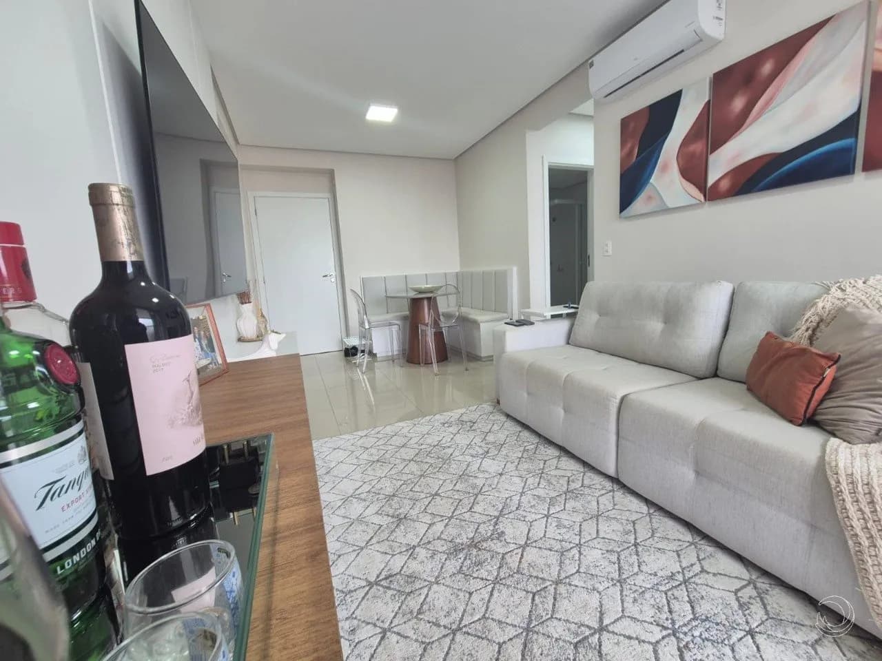 Apartamento para venda com 2 dormitórios em Barreiros com 70 m² — foto 2