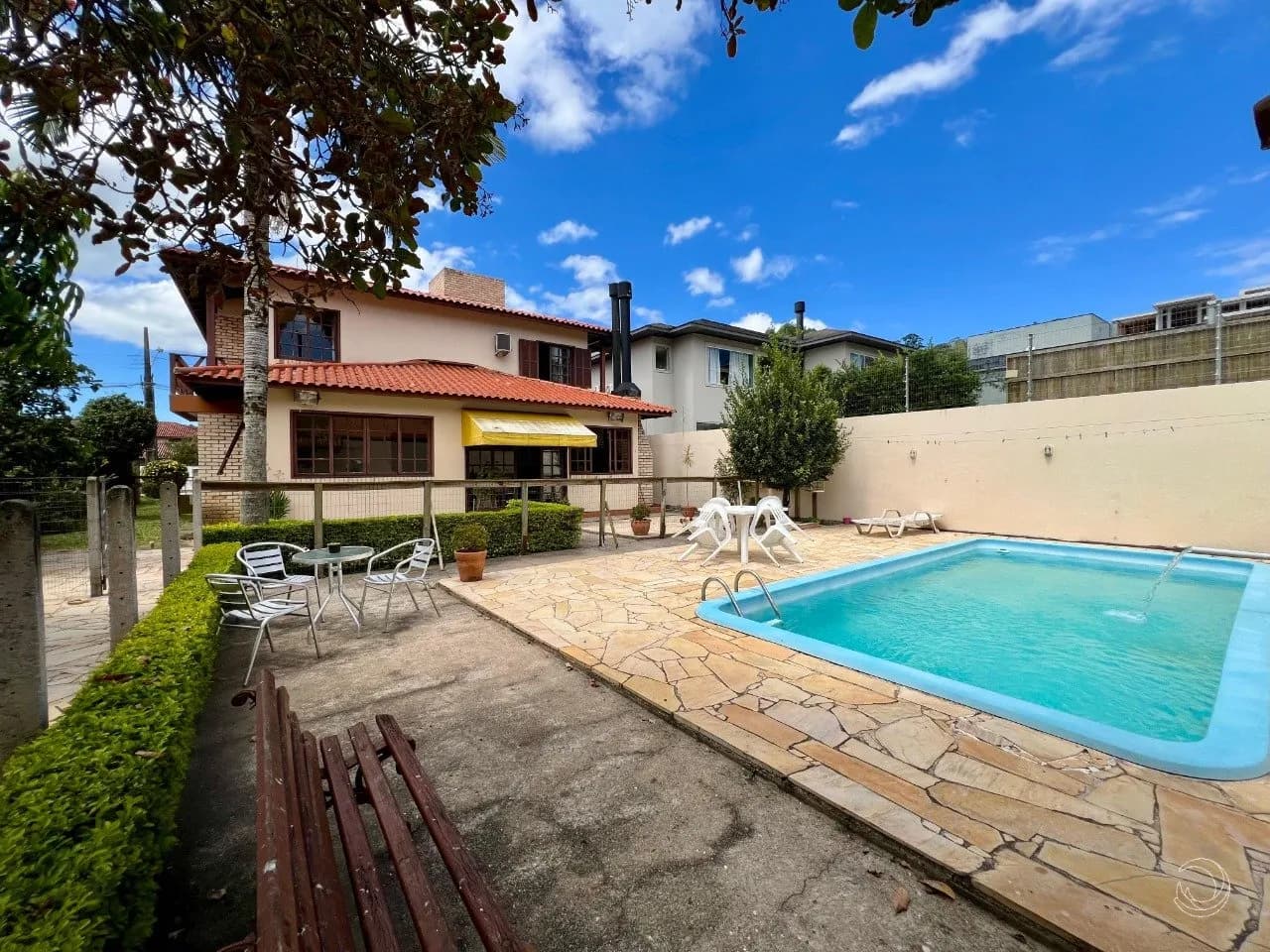 Casa para venda com 4 dormitórios em Cacupé com 264 m² — foto 2