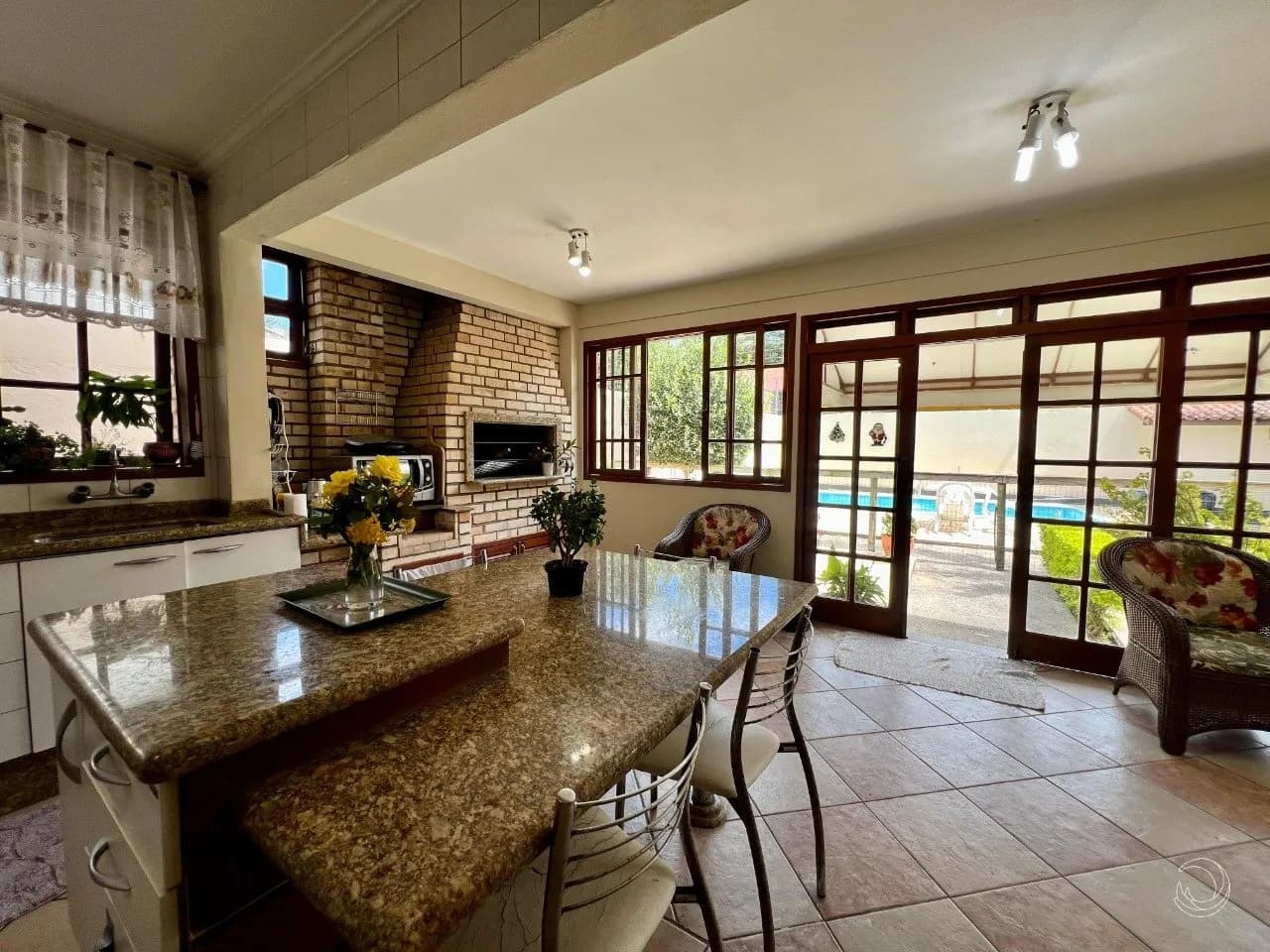 Casa para venda com 4 dormitórios em Cacupé com 264 m² — foto 5