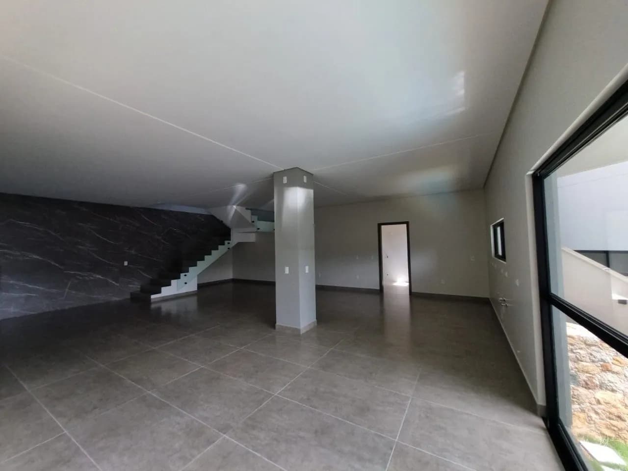 Casa para venda com 3 dormitórios em Côrrego Grande com 360 m² — foto 2