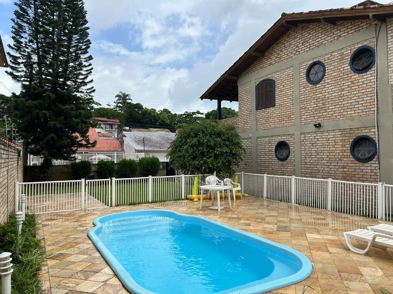 Casa para venda com 4 dormitórios em Canasvieiras com 181 m² — foto principal
