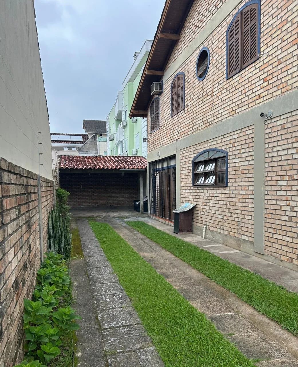 Casa para venda com 4 dormitórios em Canasvieiras com 181 m² — foto 2