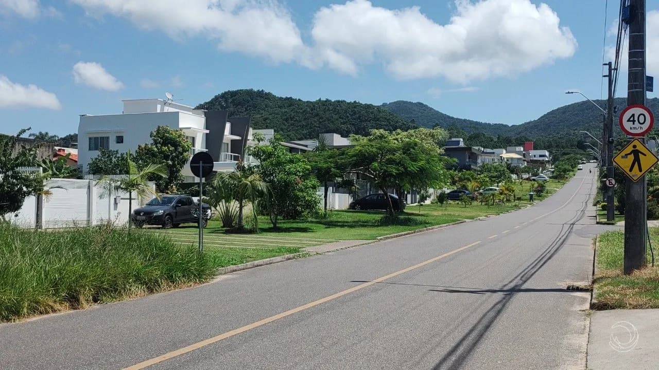 Casa para venda com 3 dormitórios em Ingleses Do Rio Vermelho com 197 m² — foto 3