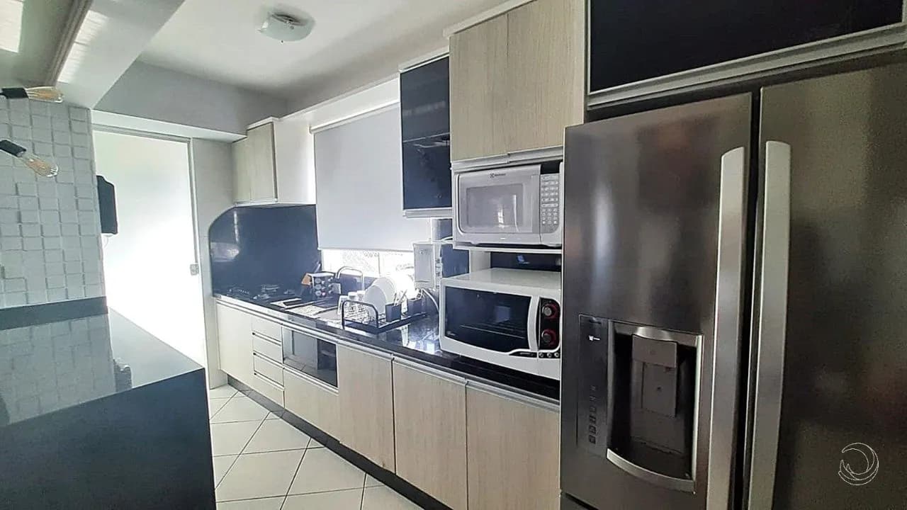 Apartamento para venda com 3 dormitórios em Centro com 75 m² — foto 2