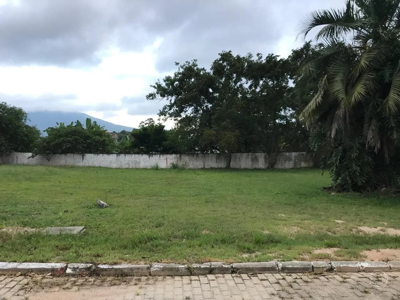 Terreno para venda em Ratones com 451 m² — foto 2
