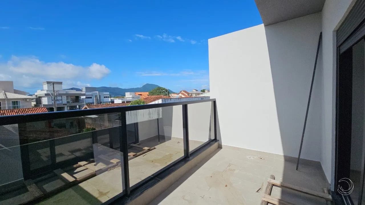 Casa para venda com 3 dormitórios em Carianos com 120 m² — foto principal