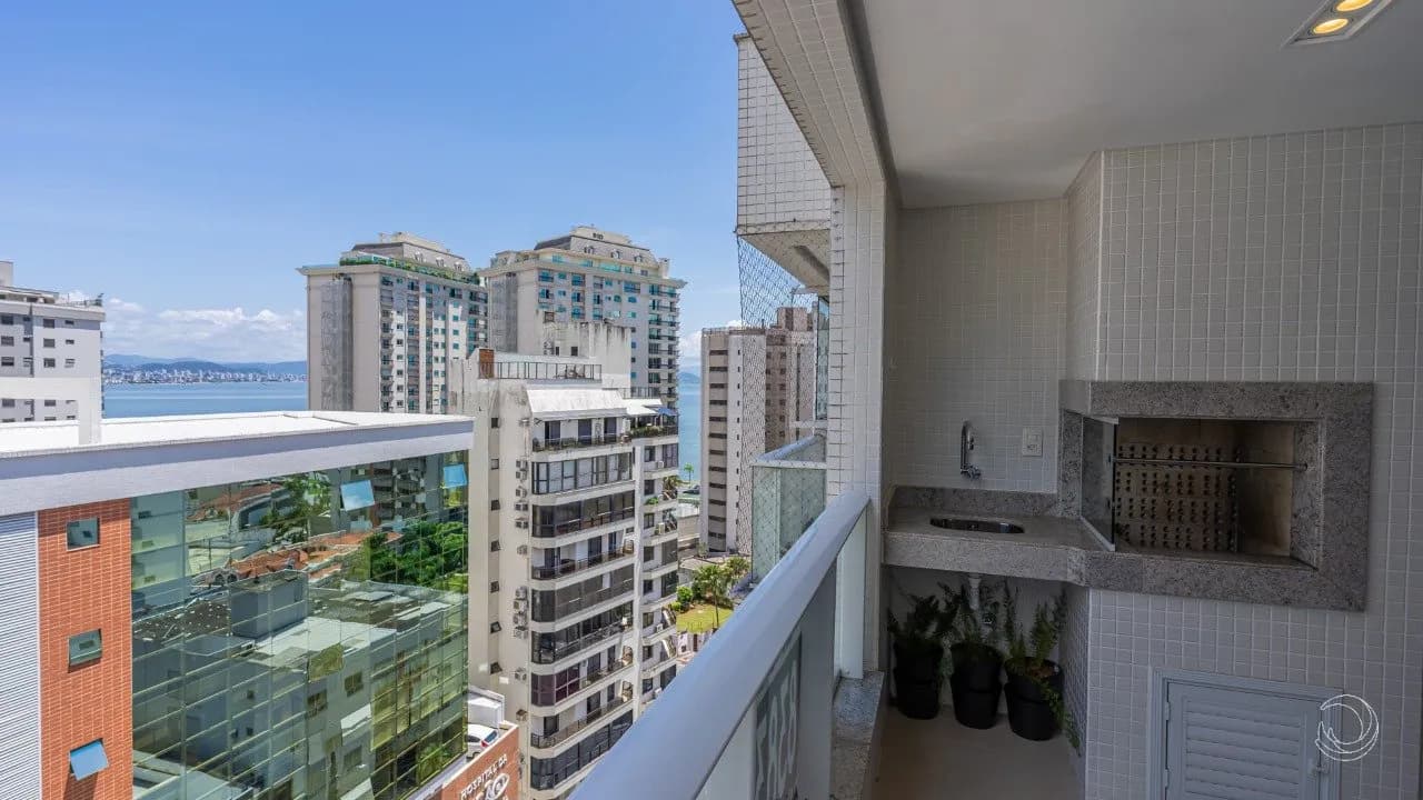 Apartamento para venda com 3 dormitórios em Agronômica com 106 m² — foto principal