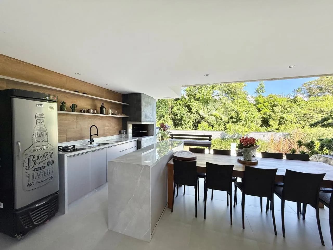 Casa para venda com 4 dormitórios em Ribeirão da Ilha com 283 m² — foto principal
