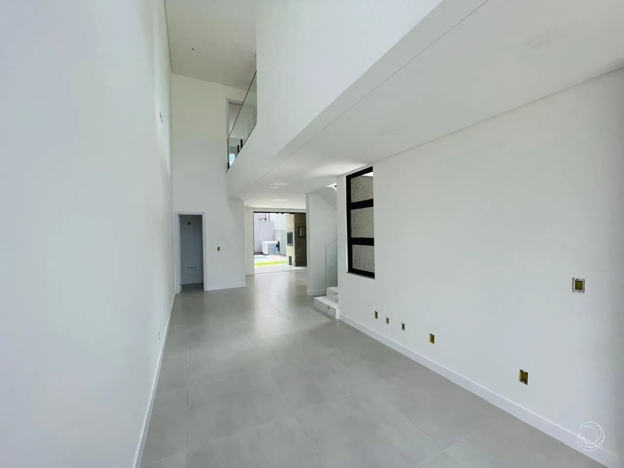 Casa para venda com 3 dormitórios em Ingleses Do Rio Vermelho com 125 m² — foto 2