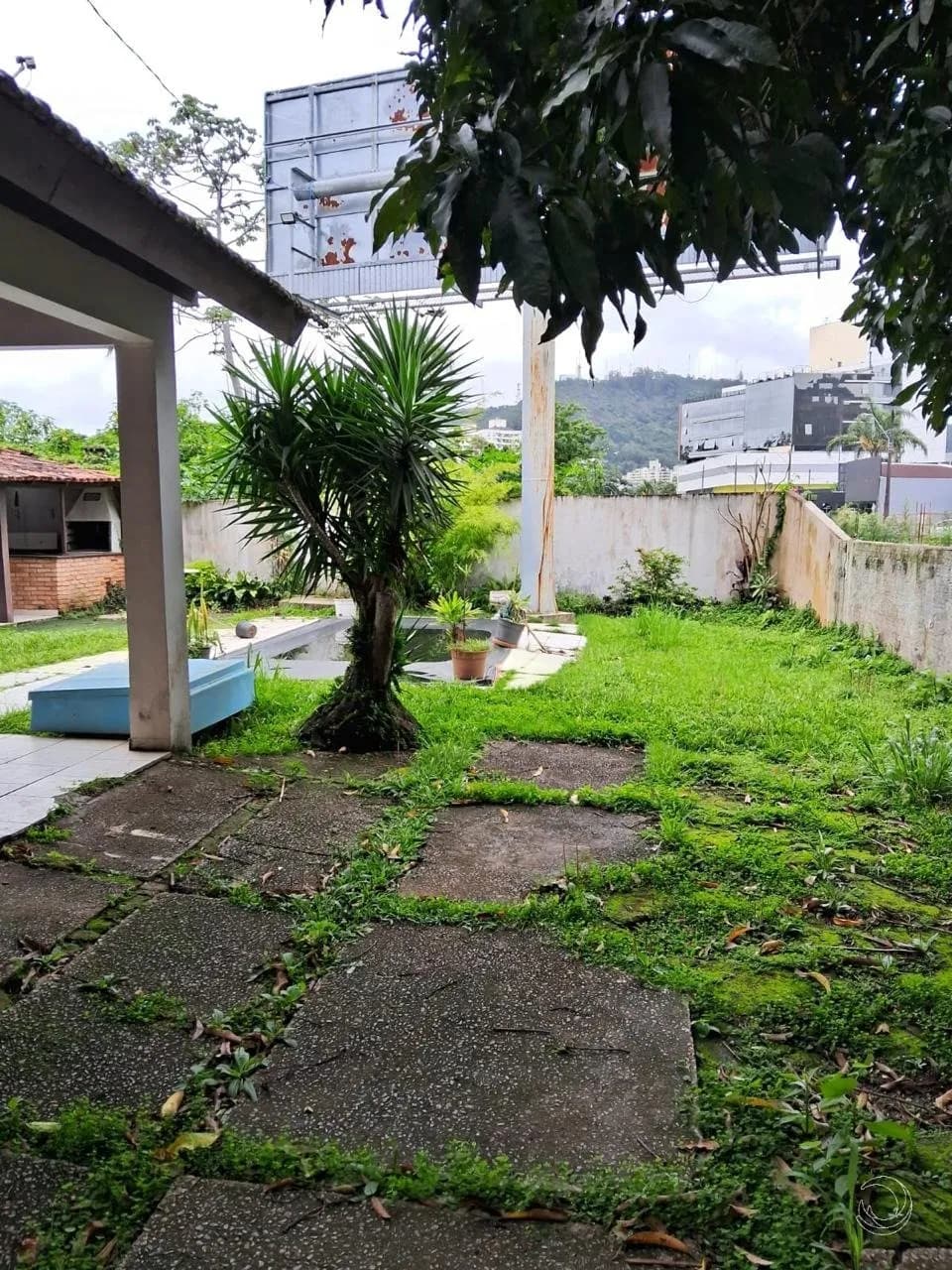 Terreno para venda em Santa Mônica com 583 m² — foto principal